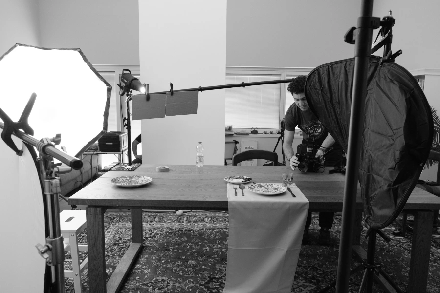 Backstage spot pubblicitario Excelsa ''Your Life, Your Style'': allestimento del set